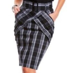Plaid skirt with belt